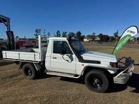 1999 Toyota  Landcruiser  Utility 4x4 - picture18' - Click to enlarge