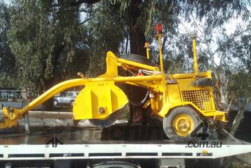 SE6T Bonnie towed sweeper , 2007 , 203 hrs , ex council nsw , remote ,