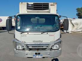 Isuzu NPR300 - picture0' - Click to enlarge