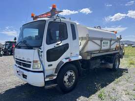 2010 Mitsubishi Fuso FM600 Fighter 4x2 Water Truck - picture0' - Click to enlarge