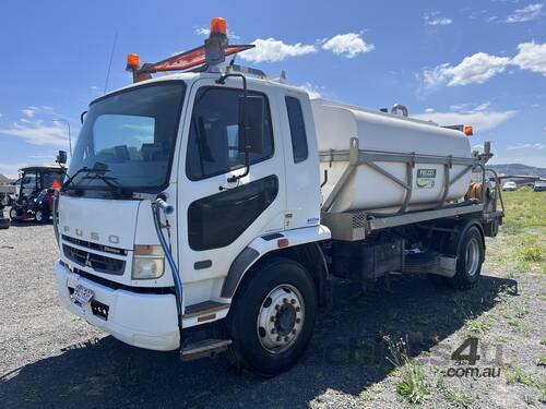 2010 Mitsubishi Fuso FM600 Fighter 4x2 Water Truck