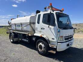 2010 Mitsubishi Fuso FM600 Fighter 4x2 Water Truck - picture2' - Click to enlarge