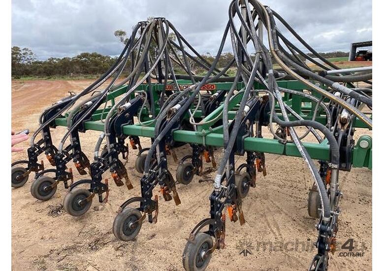 caption 2014 Ausplow D260-54 DBS Auseeder & 2014 Ausplow Multistream M14000 Airseeder