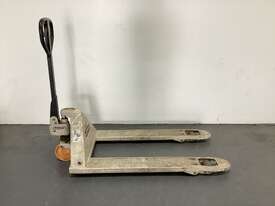 Crown Pallet Jack - picture0' - Click to enlarge