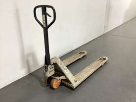 Crown Pallet Jack - picture0' - Click to enlarge