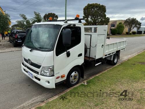 Truck Tipper Hino 300 616 Ex-Council 2013 178000km Auto SN1684