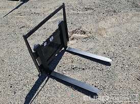 Unused GIYI Forks to suit Mini Skidsteer Loader  - picture0' - Click to enlarge