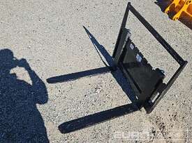 Unused GIYI Forks to suit Mini Skidsteer Loader  - picture0' - Click to enlarge