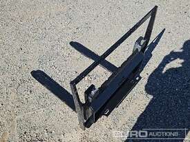 Unused GIYI Forks to suit Mini Skidsteer Loader  - picture1' - Click to enlarge