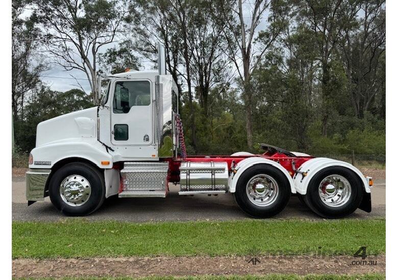 caption 2005 Kenworth T401 day cab, CAT C12 435hp, 591k kms, 18sp