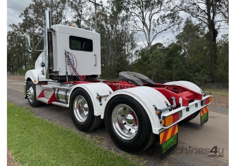 caption 2005 Kenworth T401 day cab, CAT C12 435hp, 591k kms, 18sp