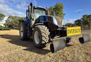2015 New Holland T8.380 Row Crop Tractors