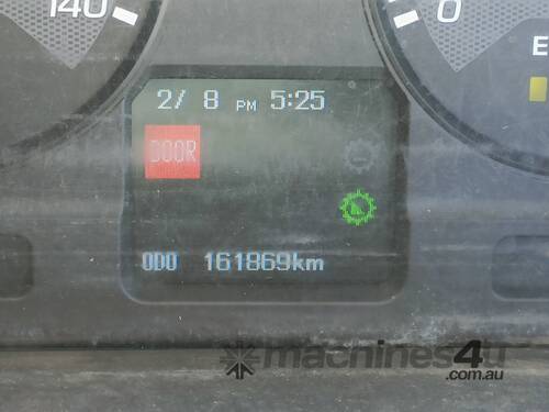 caption 2021 Mitsubishi Fuso Fighter 2427 6x4 Tilt Tray