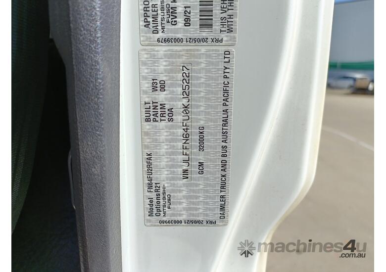 caption 2021 Mitsubishi Fuso Fighter 2427 6x4 Tilt Tray