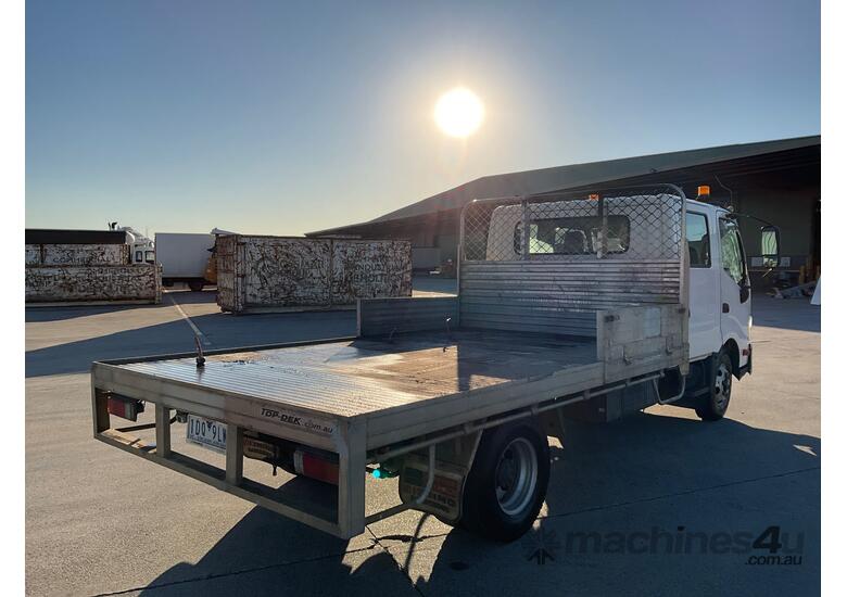 caption 2015 Hino 300 716 Crew Cab Table Top