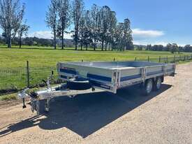 Brian James Trailers - picture1' - Click to enlarge