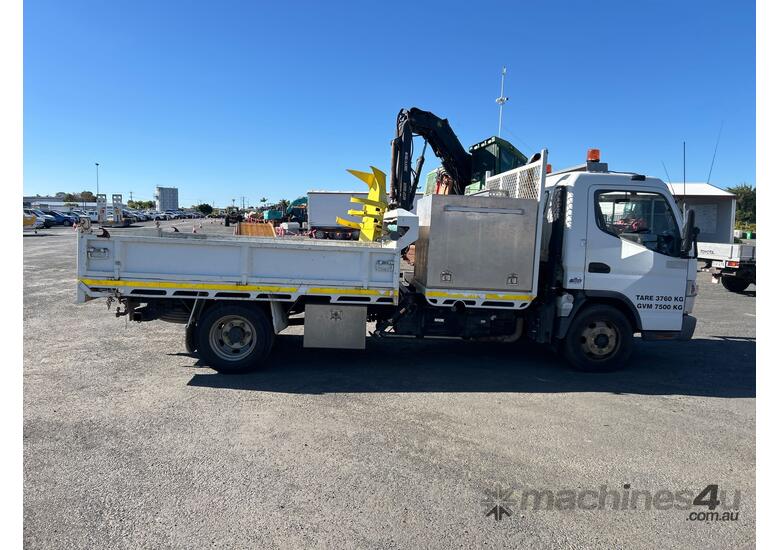caption 2015 Mitsubishi Canter 815 Crane Tipper