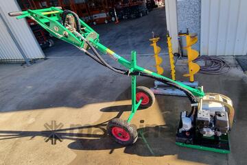 One Man Hydraulic Post Hole Borer - Red Roo