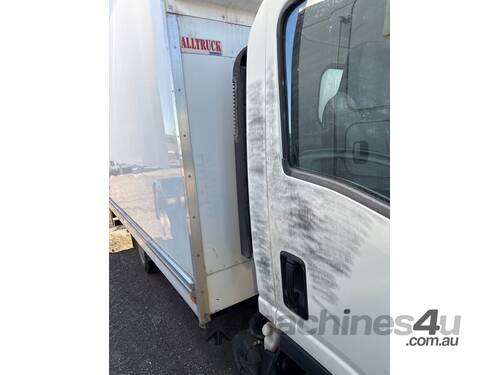caption 2012 Isuzu NNR 200 Pantech