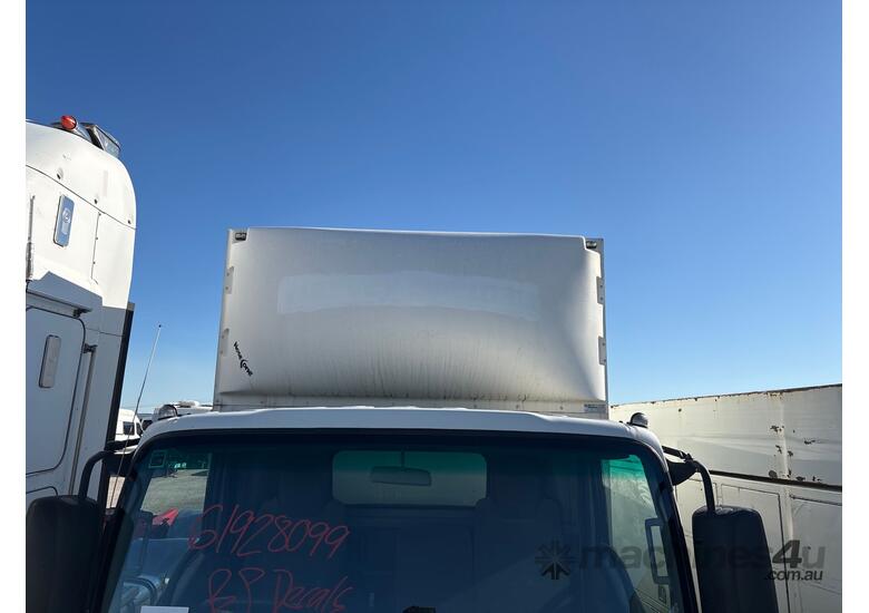 caption 2012 Isuzu NNR 200 Pantech