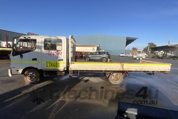 Hino 2019   616 4x2 Tray Truck