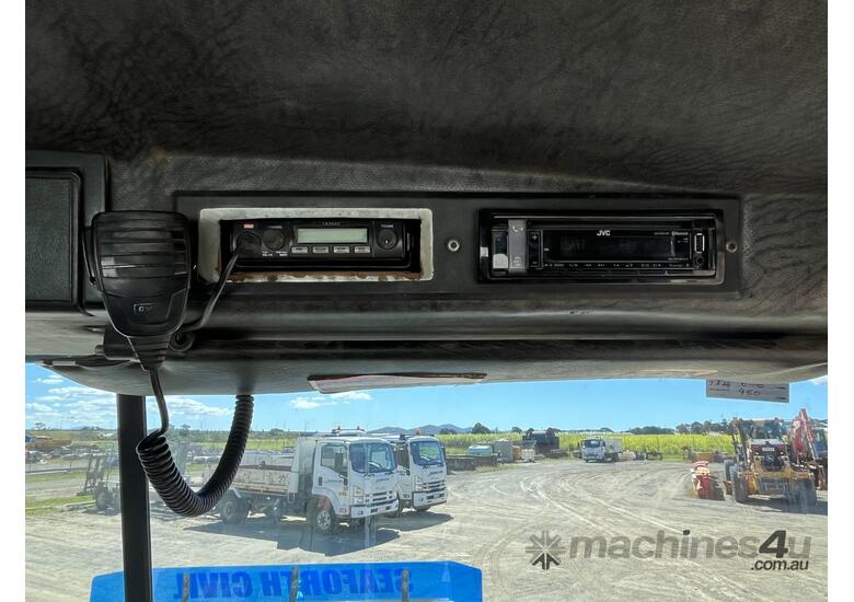 caption 1999 Mack CH Tipper