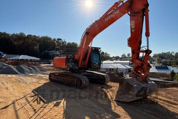 Hitachi 2019   ZX210 LC-5B PB84