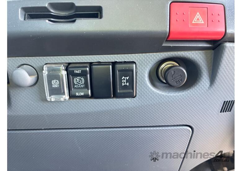 caption 2017 Isuzu NPR Tilt Tray