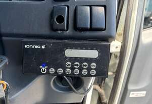 Isuzu 2017   NPR Tilt Tray