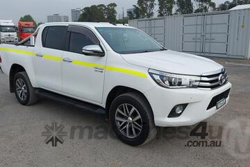 Toyota   Hilux 2.8