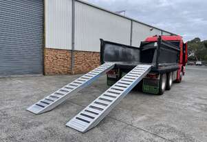 3.9m - 6Tonne Heavy Duty Rubber Track Machinery Loading Ramps