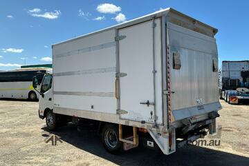 2018 Hino 300 series Pantech (Day Cab) 2018 Hino 300 series Pantech (Day Cab)