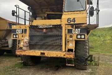 Caterpillar Dump truck