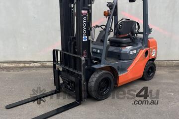   2.5 Tonne Toyota Container mast