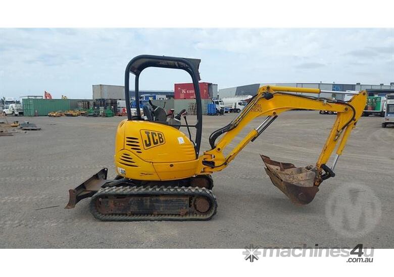 JCB 8026