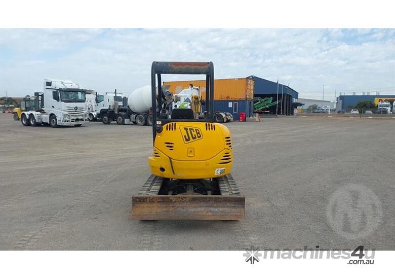JCB 8026