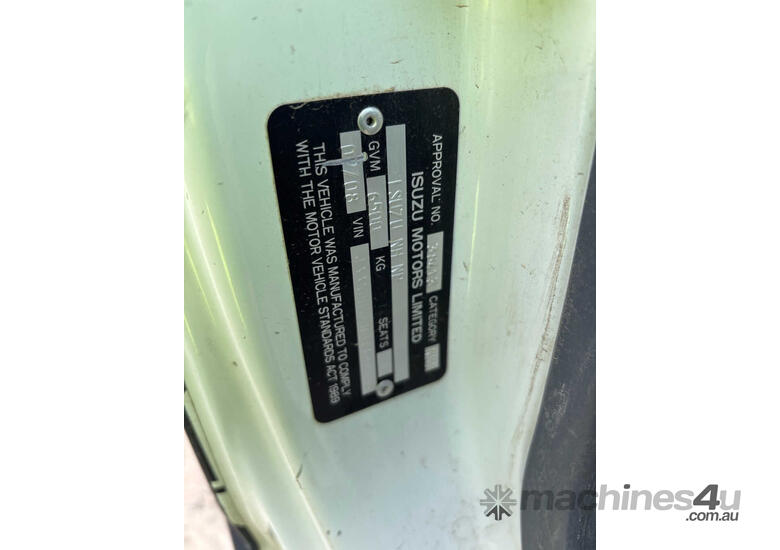 2008 Isuzu NPR Table Top