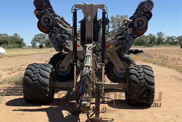 2018 NDF DISC PLANTER & 2023 SIMPLICITY TQ3 CART