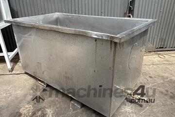 STAINLESS 316 TANK circulation wash down bath vessel 1500L tote tub stillage