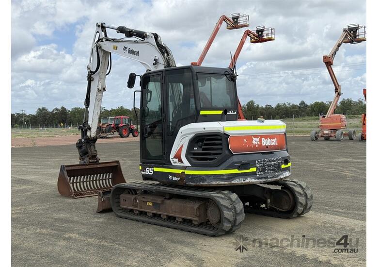 2019 BOBCAT E85-R EXCAVATOR WITH ATTACHMENTS