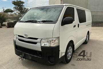 Toyota 2014   Hiace Diesel