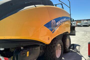2017 New Holland Bigbaler 1290 Square Baler