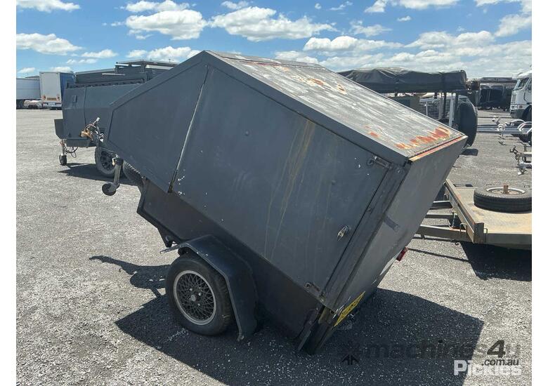 1980 Homemade 00TRLR Single Axle Enclosed Box Trailer