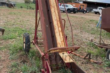 New Holland   Hay Elevator