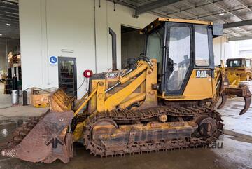 Caterpillar 2005 CAT 939C with 9,800 hrs