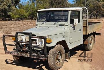 Toyota 1977   FJ45 LANDCRUISER