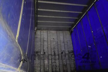 2010 Hino 500 FG 1527 Curtainsider