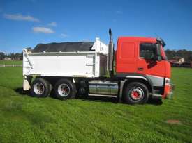 2003 VOLVO FM9-380 FOR SALE - picture1' - Click to enlarge