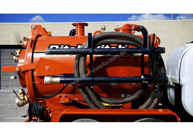 caption Ditch Witch FX30-800 gallon