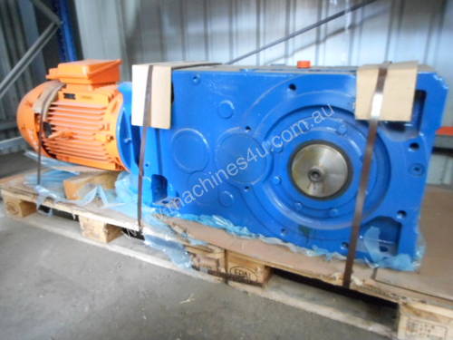 ELECTRIC MOTOR & REDUCTION DRIVE RA
